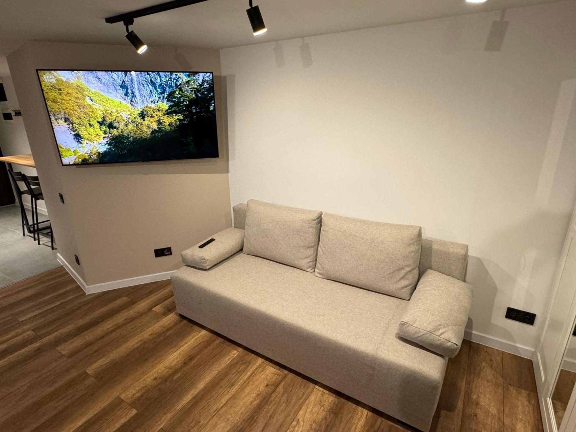 Gray Apartment 24H - Parking On The Street Katowice Ngoại thất bức ảnh